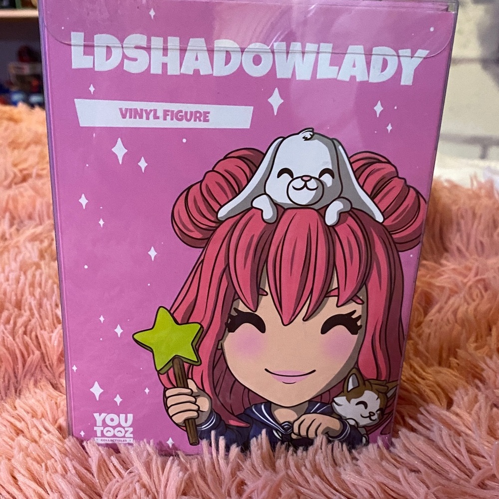 LdShadowLady YouTooz Figurine Vinyl Figure Collectable Opened Once